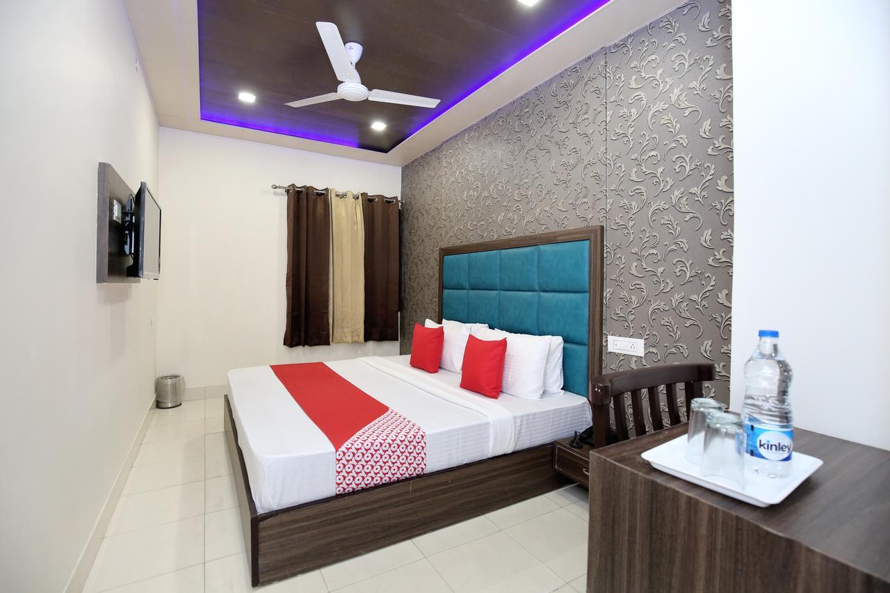 Oyo 12354 Hotel Sangreela Amritsar Eksteriør bilde