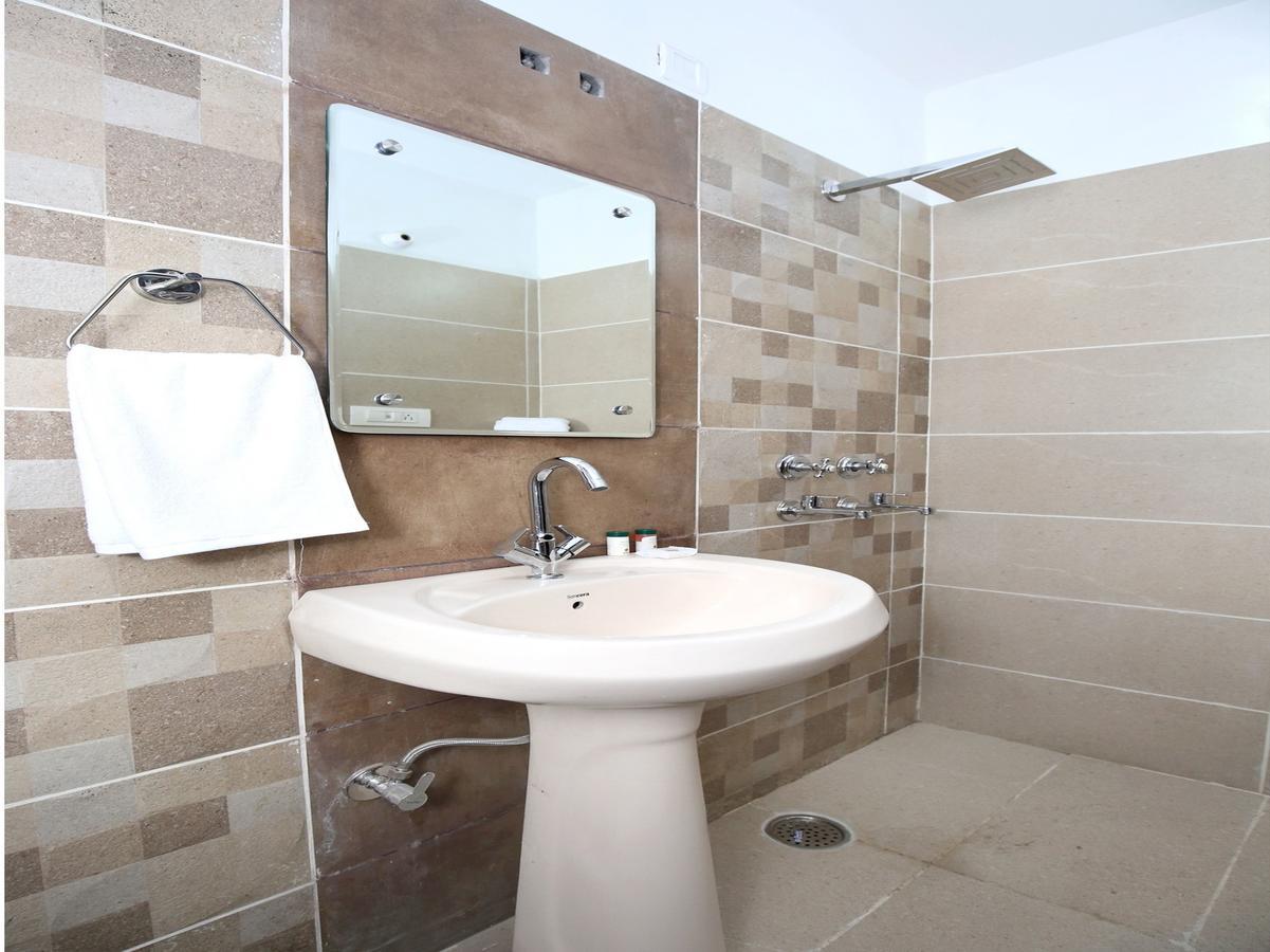 Oyo 12354 Hotel Sangreela Amritsar Eksteriør bilde
