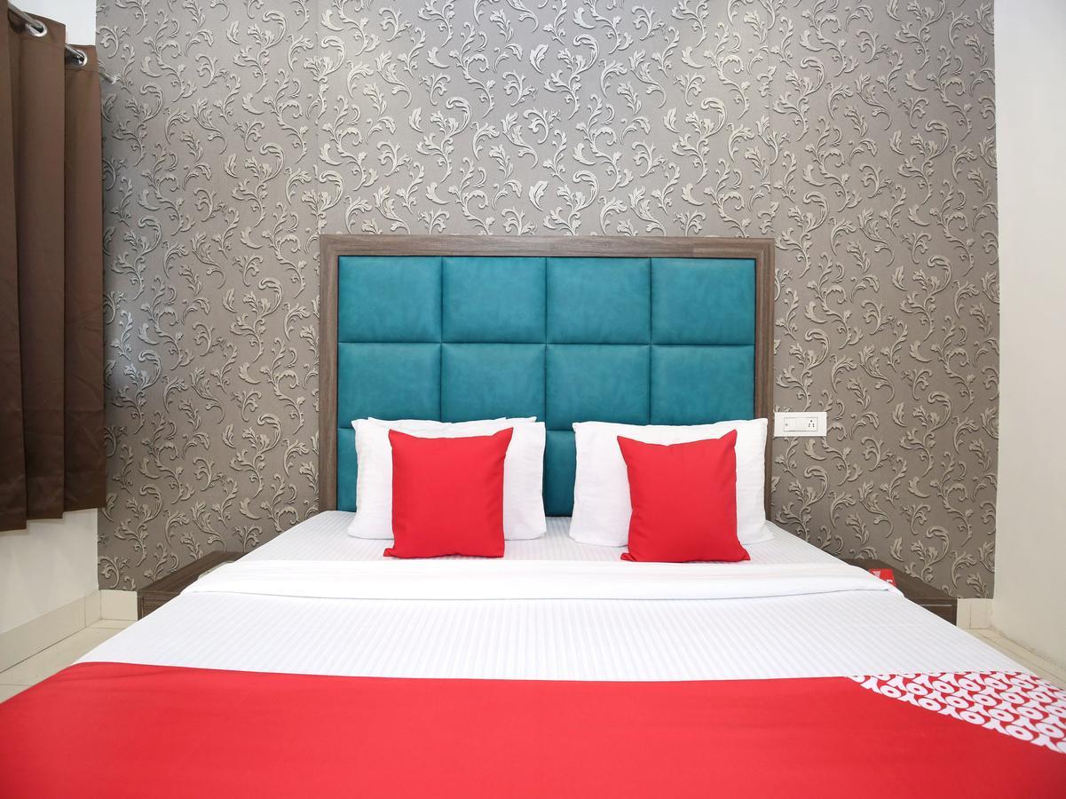 Oyo 12354 Hotel Sangreela Amritsar Eksteriør bilde