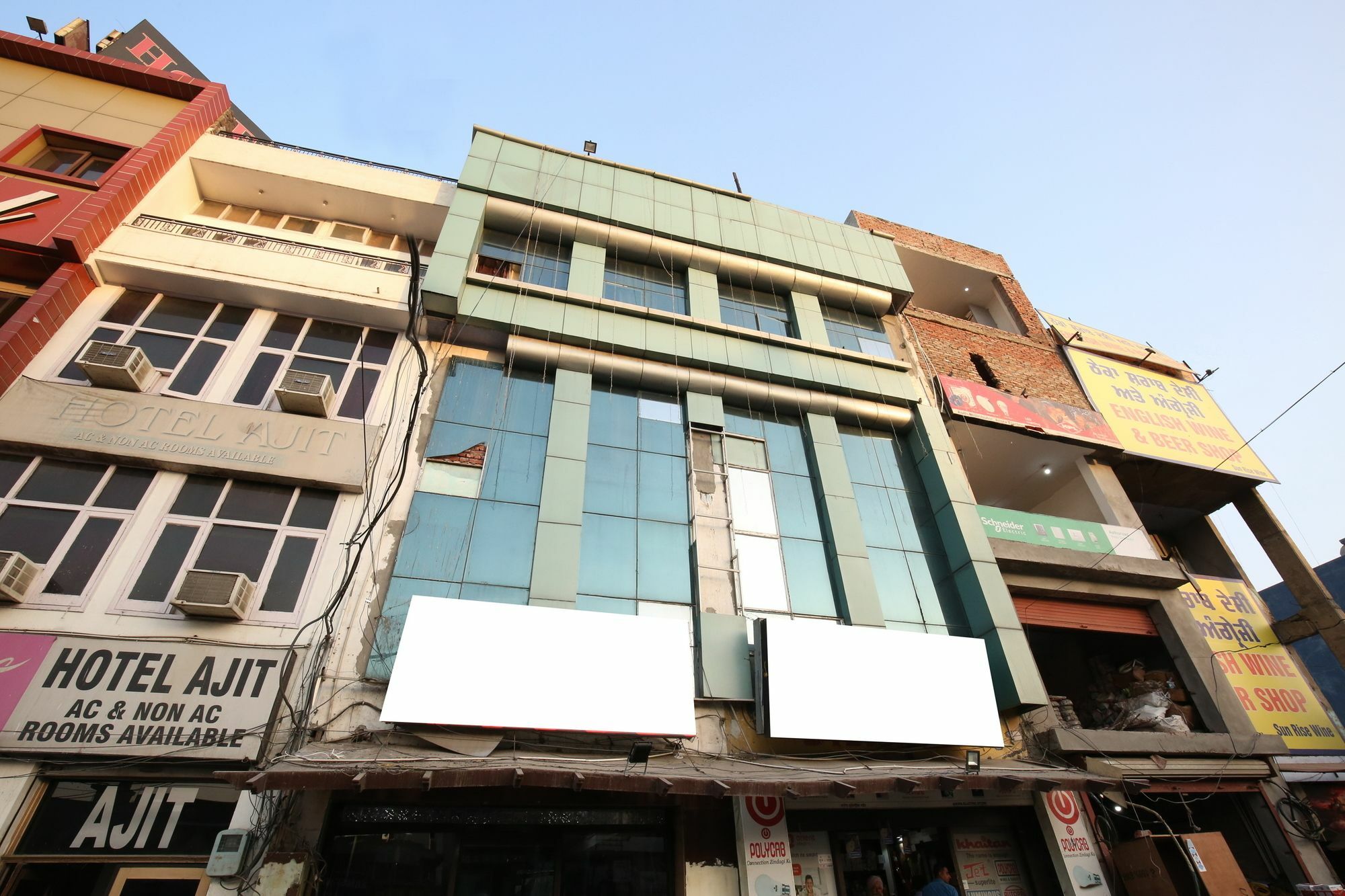 Oyo 12354 Hotel Sangreela Amritsar Eksteriør bilde
